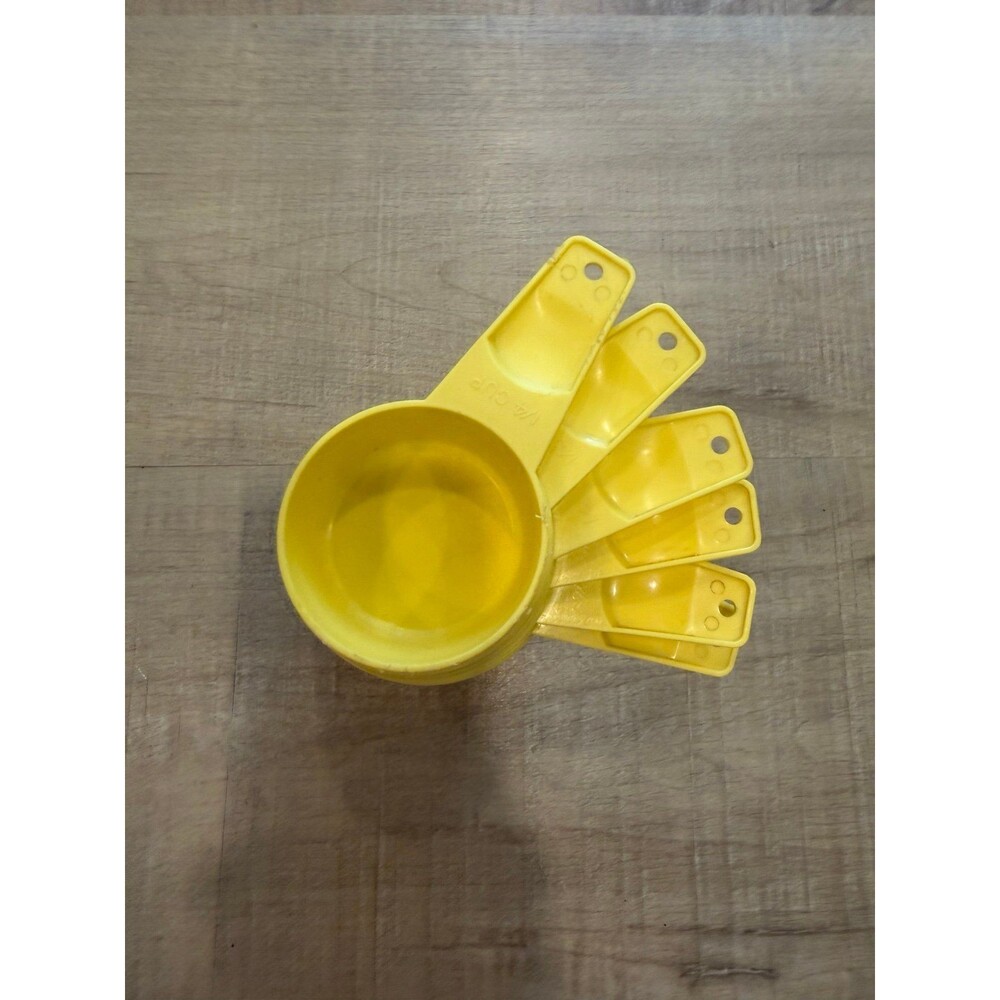 Vintage Tupperware Measuring Cups